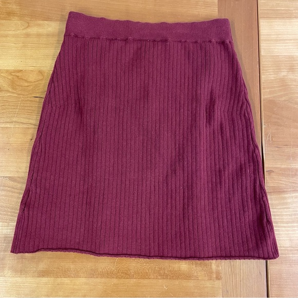 Free People pull on sweater skirt with wrap front medium - Picture 2 of 10